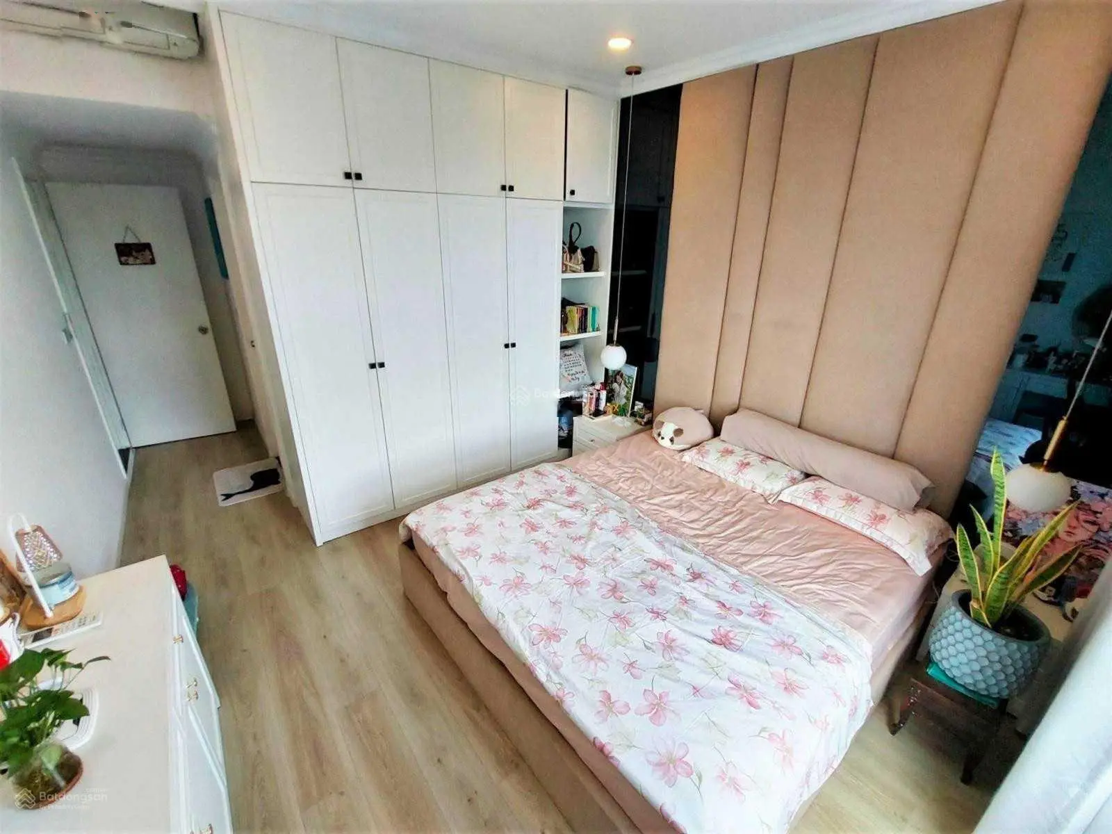 Bán căn 3 phòng ngủ, 105m2, siêu đẹp, view hồ bơi, 6.4 tỷ Golden Mansion, 119 Phổ Quang, Phú Nhuận