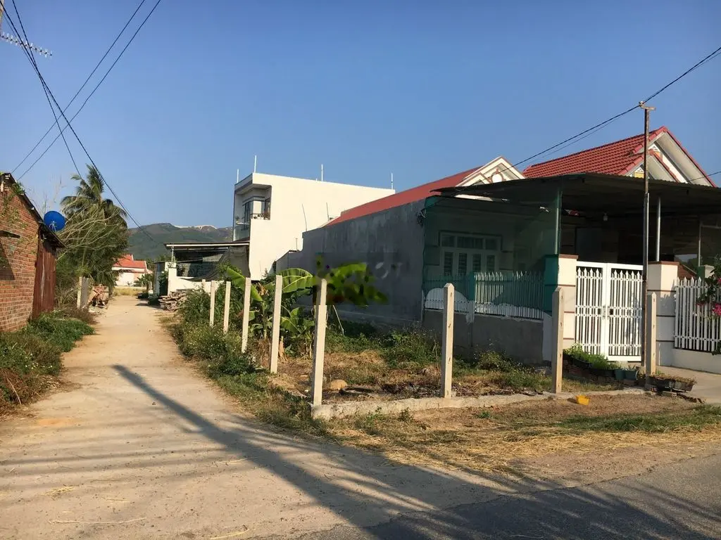 Cần bán lô đất ngay chợ diên bình Diên Khánh Vị trí góc tư đường