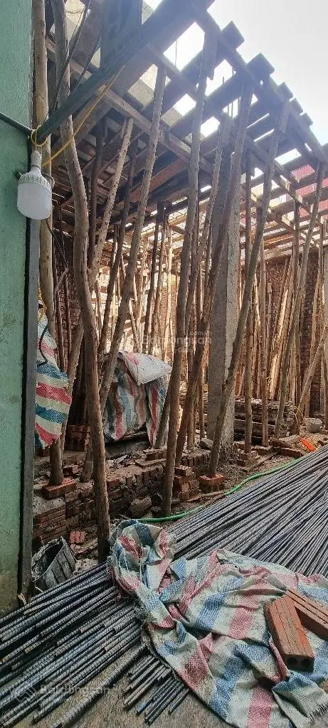 Nhà xây mới kính koong, đang hoàn thiện, 4m2x5t full nội thất, đại la, hbt, sót lại duy nhất 1 căn