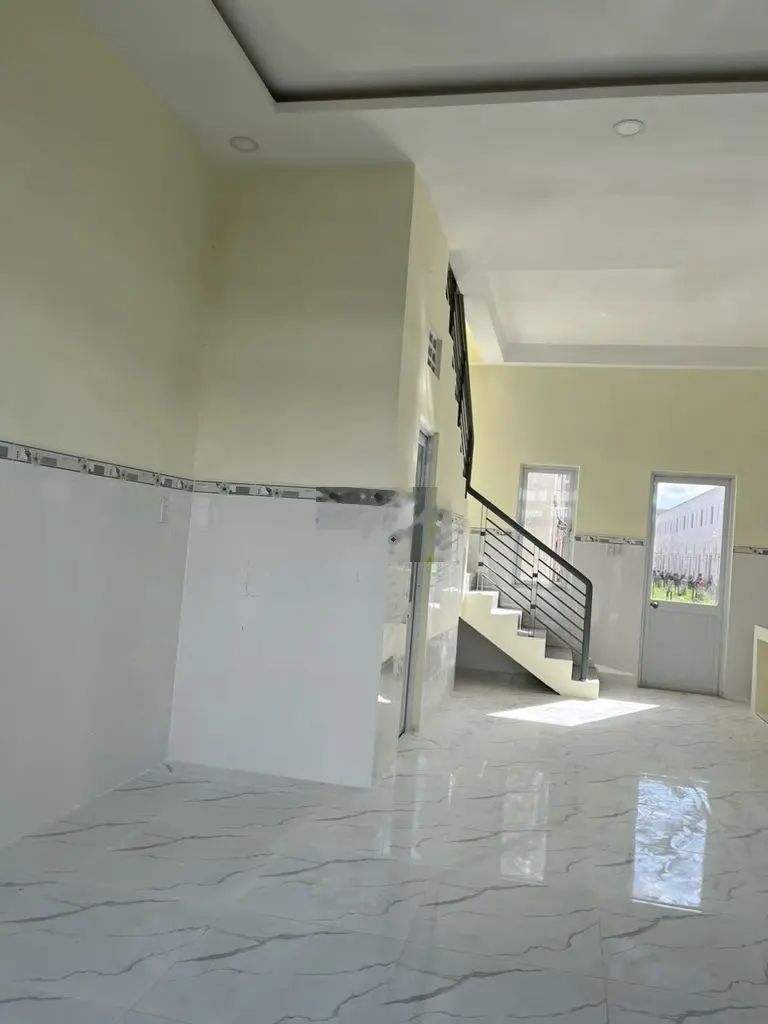 Nhà hướng tây nam - cạnh ngã tư - cạnh chợ - trung tâm Trà Vinh