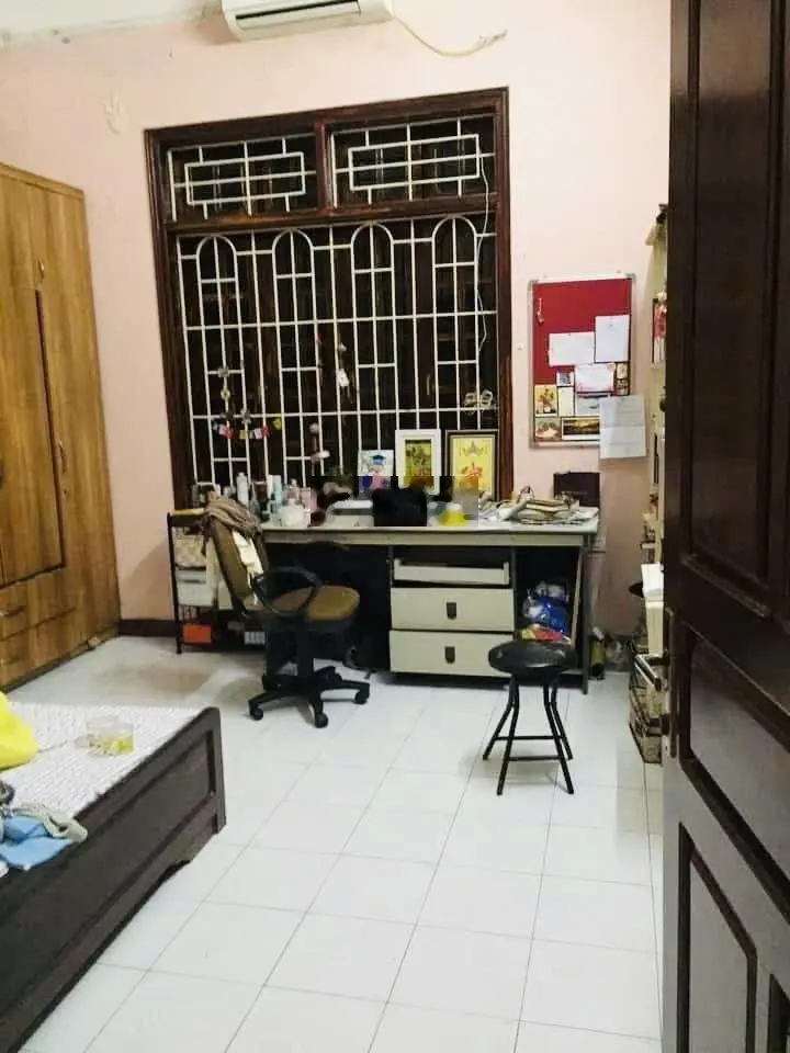 Hàng hiếm! Trung Kính, phân lô, thông ô tô, kinh doanh, văn phòng, dân xây KCBT siêu chắc. 75m2*4T