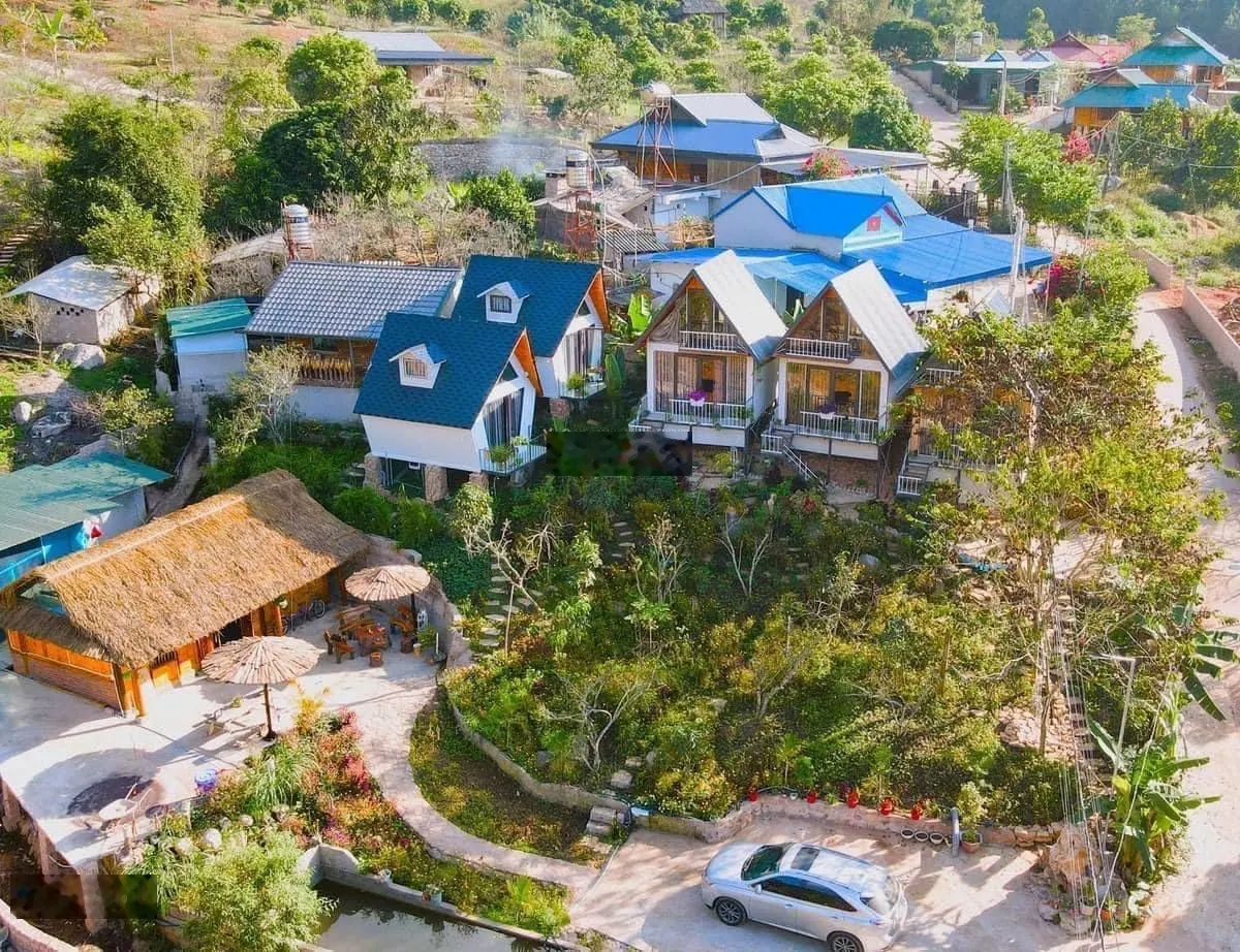 Bán Homestay xinh đẹp có 5 căn bungalow 2 nhà đất kiểu Mông đang kinh doanh hiệu quả