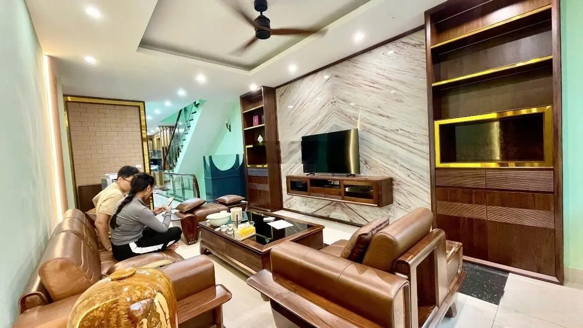 Bán gấp nhà siêu vip Phùng Chí Kiên 65m2 x 5 tầng mặt tiền 4m dân xây chắc chắn phân lô ô tô tránh