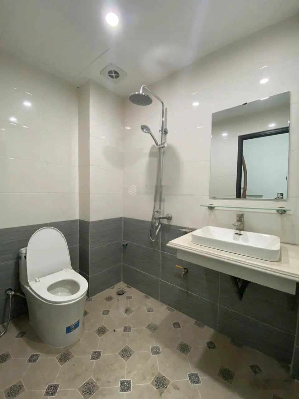 Nhà 4tầng *35m2 cực đẹp. vị trí đắc địa, gần trục chính. cách trung tâm hà đông 4km.giá chỉ 2,6x tỷ
