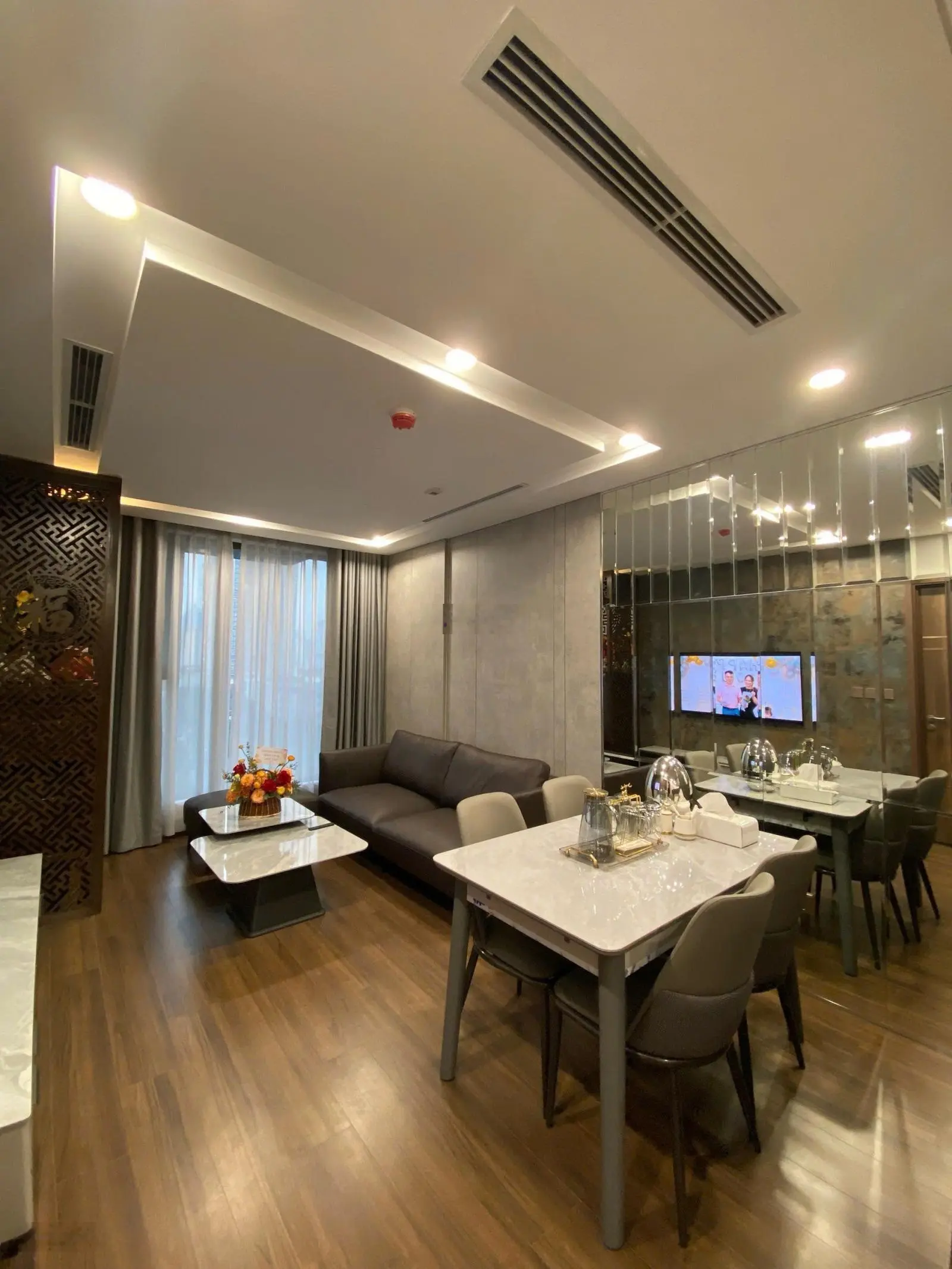 Tài sản xoay chuyển cần bán căn hộ cao cấp 2PN Green Diamond 93 Láng Hạ