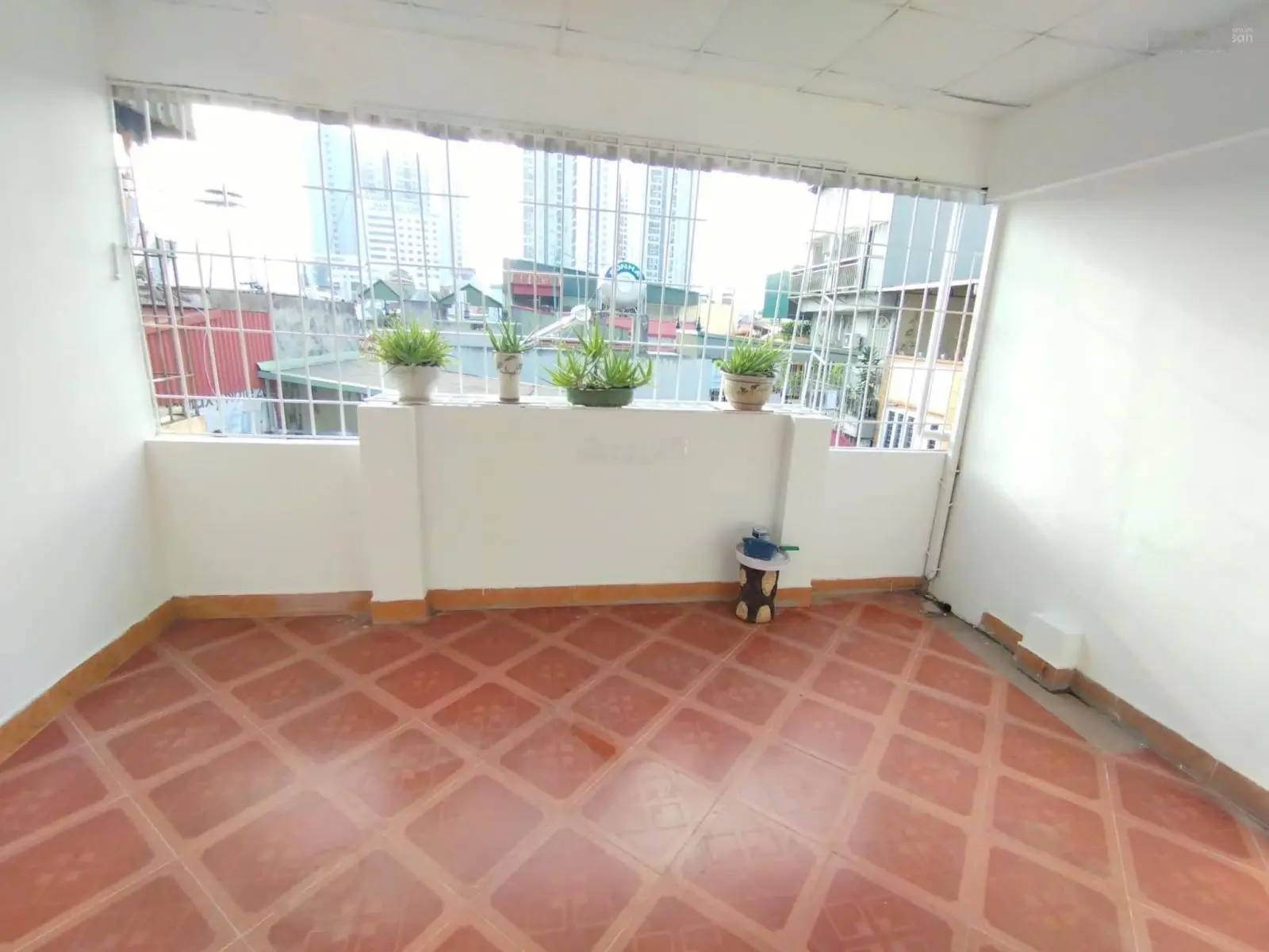 SiÊU PHẨM -Bán nhà tại Minh Khai - ô Tô đỗ cửa - 5,65 tỷ x 5,4m mặt tiền Đỉnh - Kinh Doanh DT30m