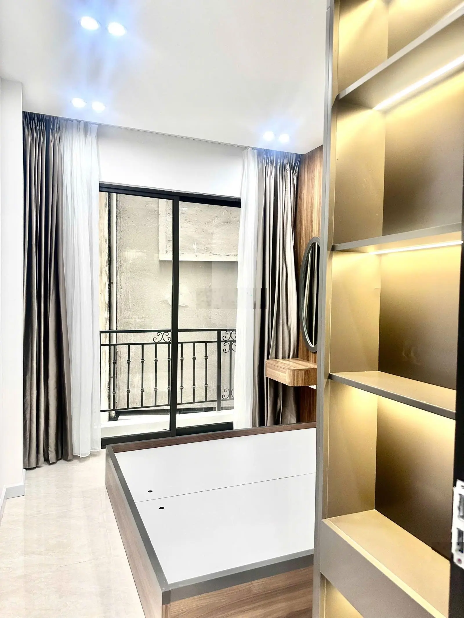 Chính chủ cần bán gấp nhà đẹp 5 tầng Quang Trung Hà Đông.
