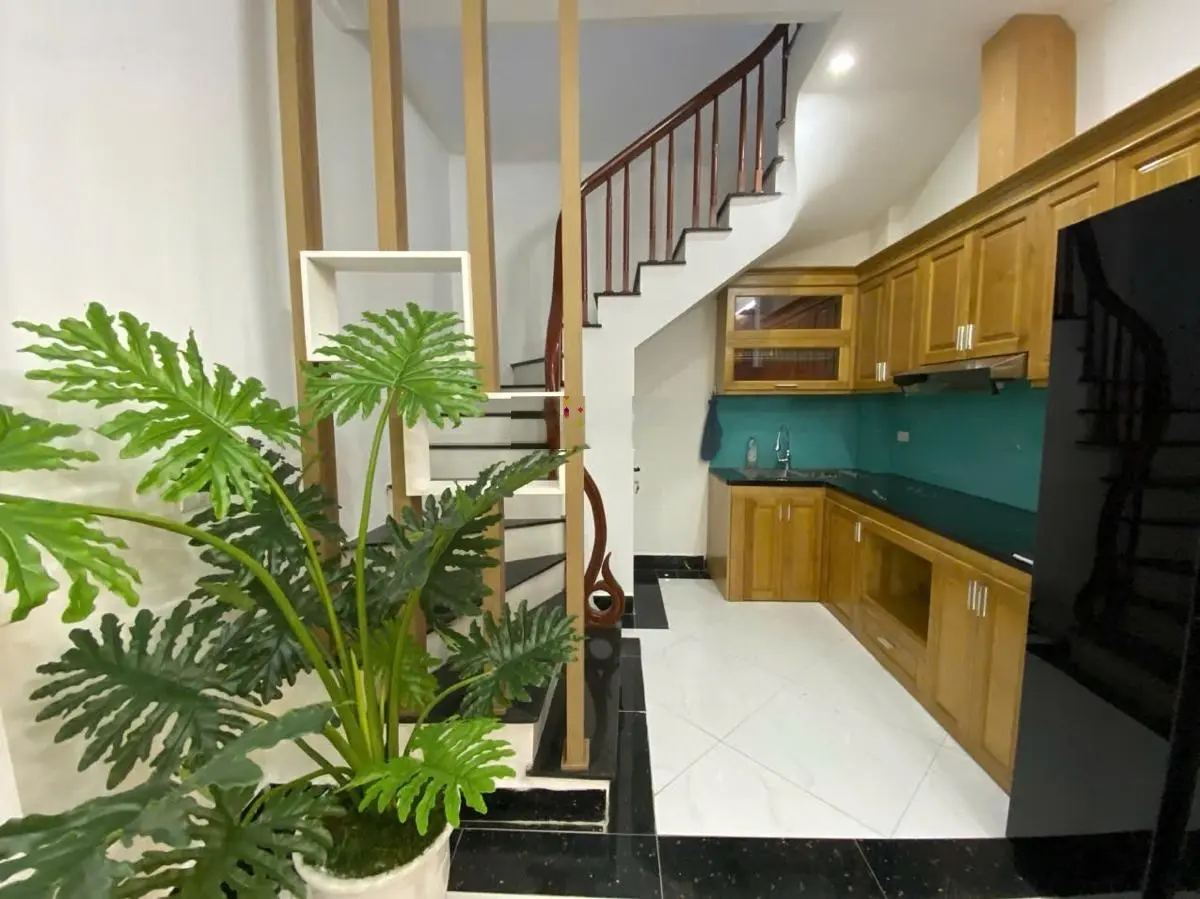 Bán nhà - Tân Mai - Hoàng Mai - sổ đỏ - 5,95 tỷ - ngõ xe 3 gác