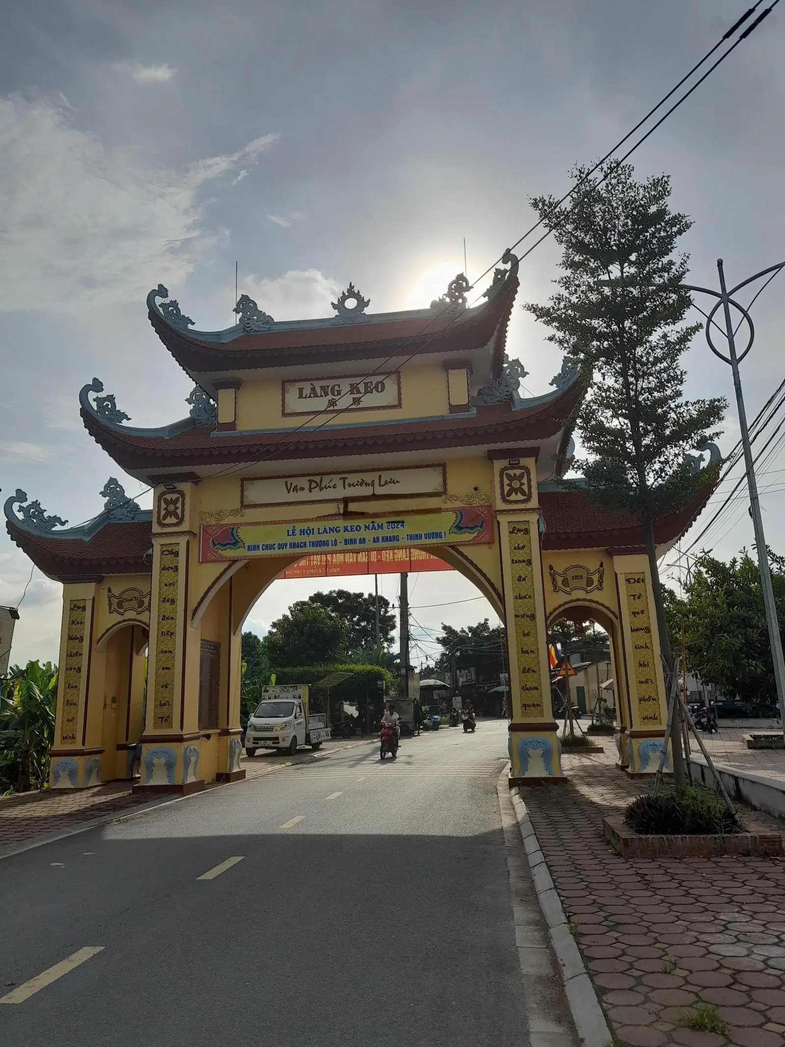 Bán đất chục chính giao tất a kim sơn dt 64m mt 4m7 nở hậu đường thông ôtô tránh kinh doanh