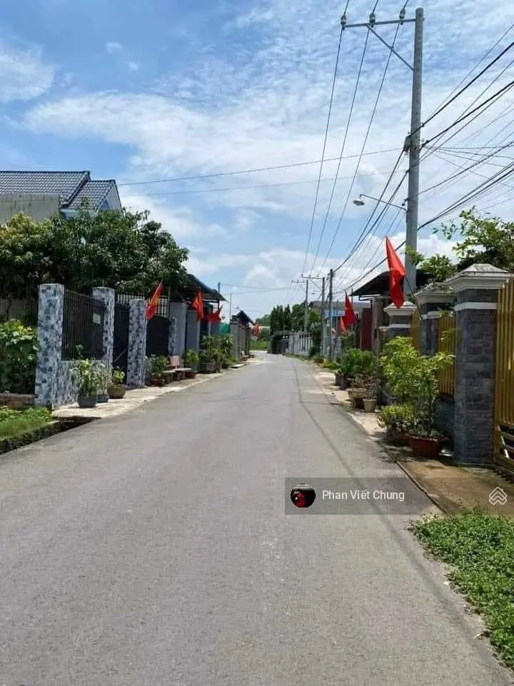 Chuyển nơi làm việc cần bán đất MT Đ. Ngô Quốc Trị - P1 - Trà Vinh, 110m2, SHR, 100% thổ cư