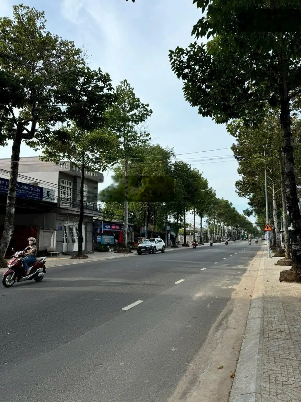 Chính chủ cần bán nhà mặt tiền kinh doanh trung tâm p. Long toàn tp bà rịa nhà 1 trệt 1 lầu sổ hồng