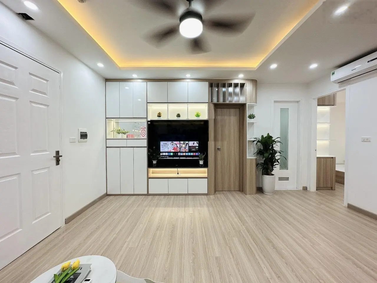 Em bán căn hộ hh2a Linh Đàm.Nội thất full mới. Diện tích 46m, 2pn, 1vs.