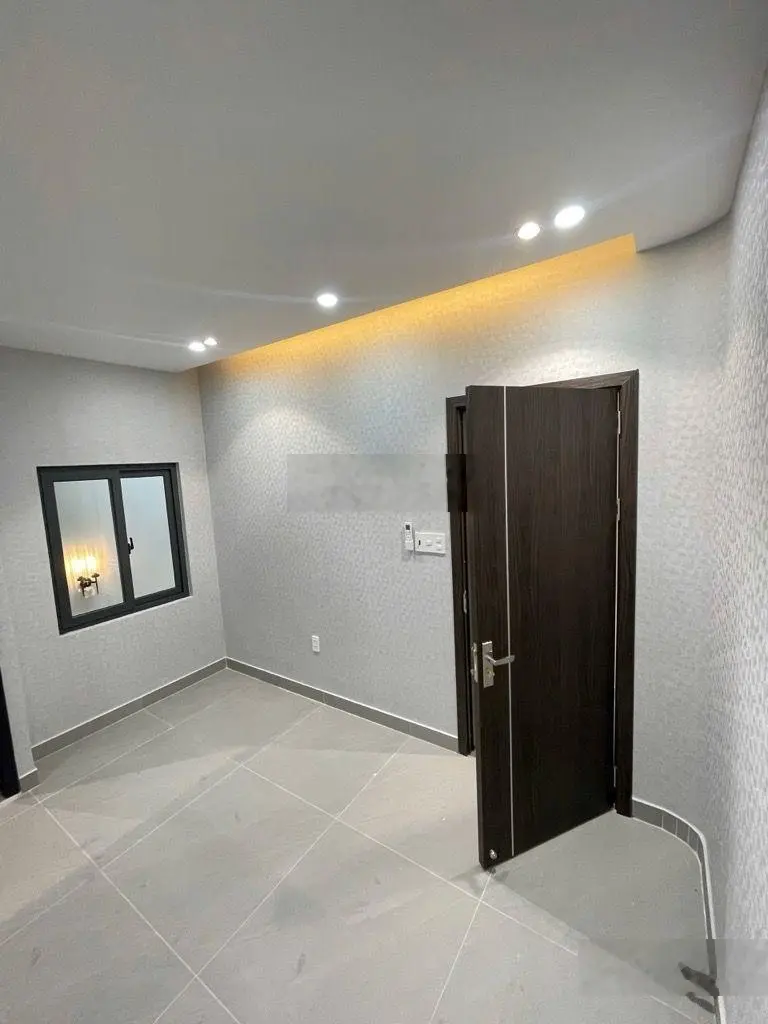 Mặt tiền KD đỉnh cao,hiếm có khó tìm Lê Thị Riêng,Bến Thành Q1. Ngang đẹp hơn 4.3m, giá rẻ bất ngờ