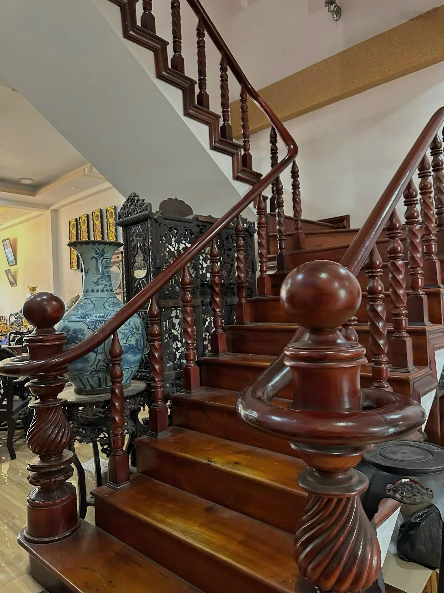 Bán nhà 4 tầng đường D1 khu Việt Sing giá cực rẻ