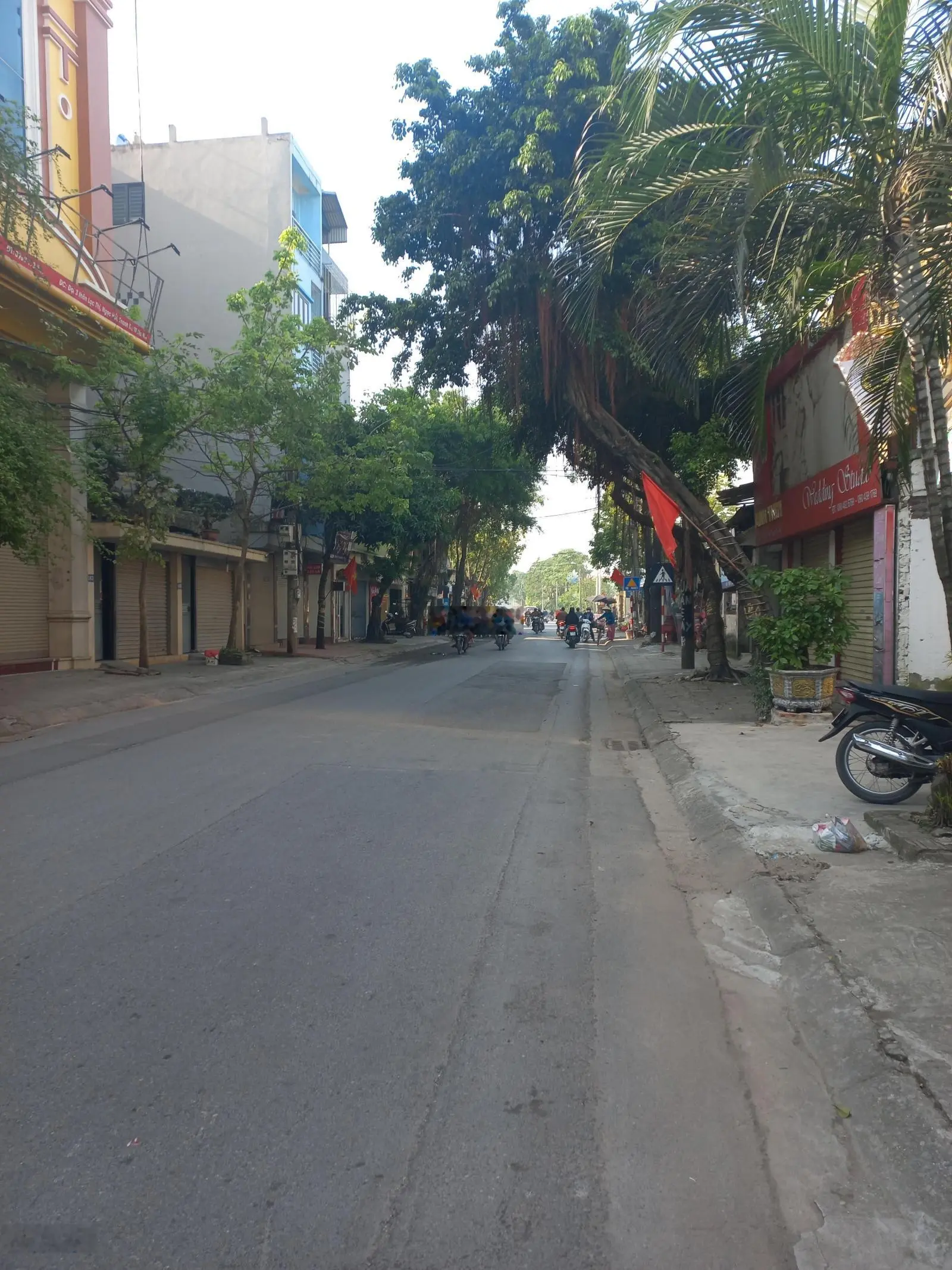 Mặt phố Ngọc Hồi, đường 16m, ô tô tránh, vỉa hè rộng: 60m* 4 tầng* 4,6m mặt tiền. Dân xây . 8,5 tỷ