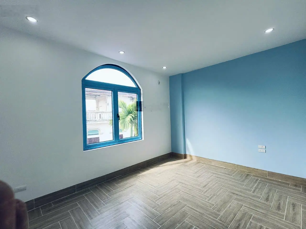 Bán nhà đẹp Tân Phú, DT 46m2 thuận tiện đi song phương cao tốc Láng - Hòa Lạc, Vinhomes Thăng Long