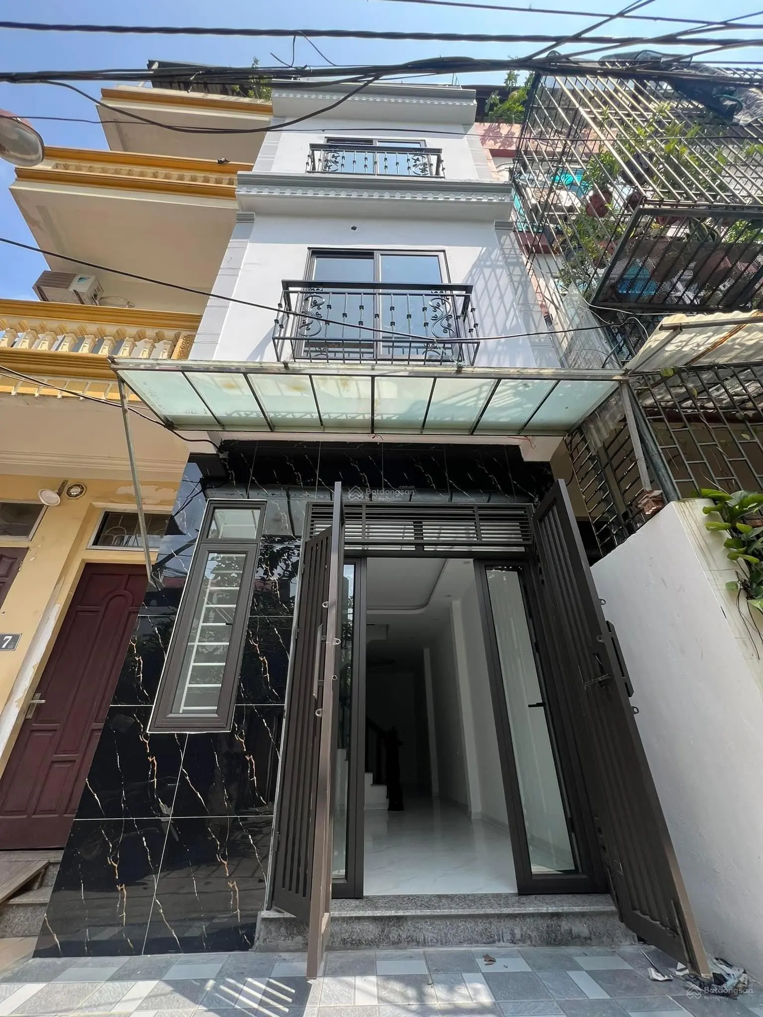 Bán nhà Trần Khát Chân. DT 35m2, MT 3.5m, 4 tầng, Giá 4,8 tỷ 5 ngủ 5 vs