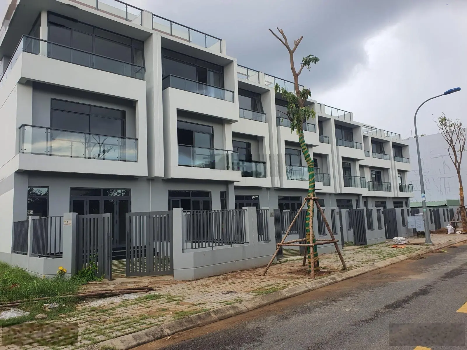 Duy nhất 1 căn 158m2 [5x32m] giá 10tỷ829-sân vườn sau 40m,sân trước 30m tại Đông Tăng Long Thủ Đức