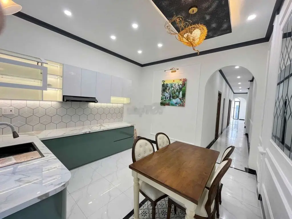 2,2 tỷ, nhà tân cổ điển siêu đẹp tại phường 3,tp vĩnh long!
