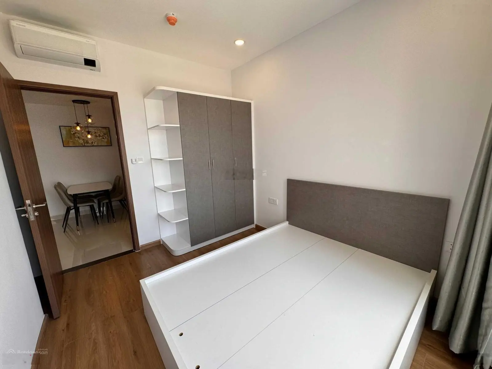 Khách của em Lượng kẹt bank cần bán lỗ căn 2PN view Landmark 2,23 tỷ tầng thấp ở Rivana 0907 600 ***