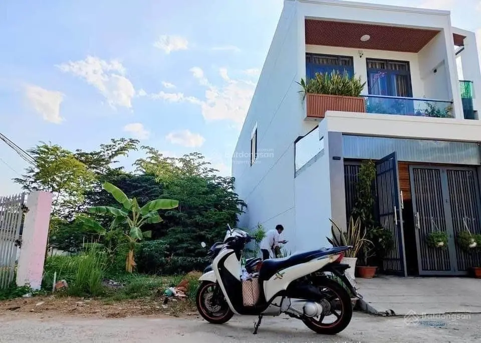Đất nền mặt tiền đường Nguyễn Ngọc Nhựt P4, TP. Bến Tre gần công viên Đồng Khởi giá 430tr/120m2 SHR