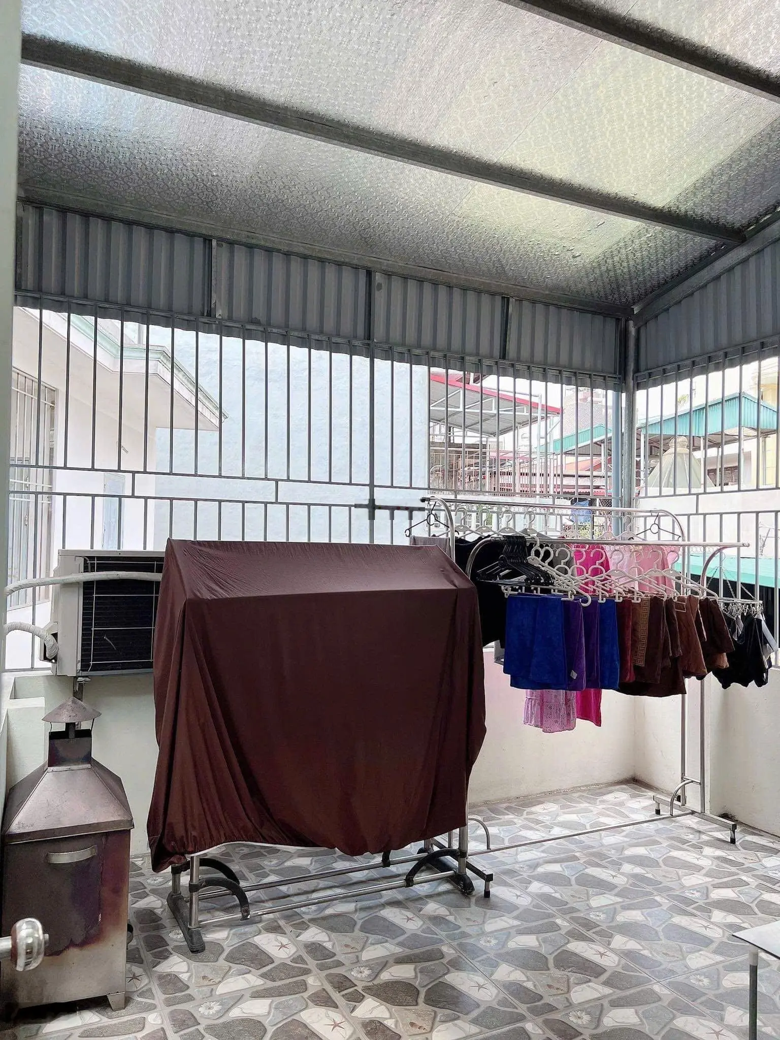 Nhà 5T đẹp ngõ phố Đội Cấn cách oto 15m DT 33m MT 4,17m giá 7 tỷ ngõ 2m sát phố