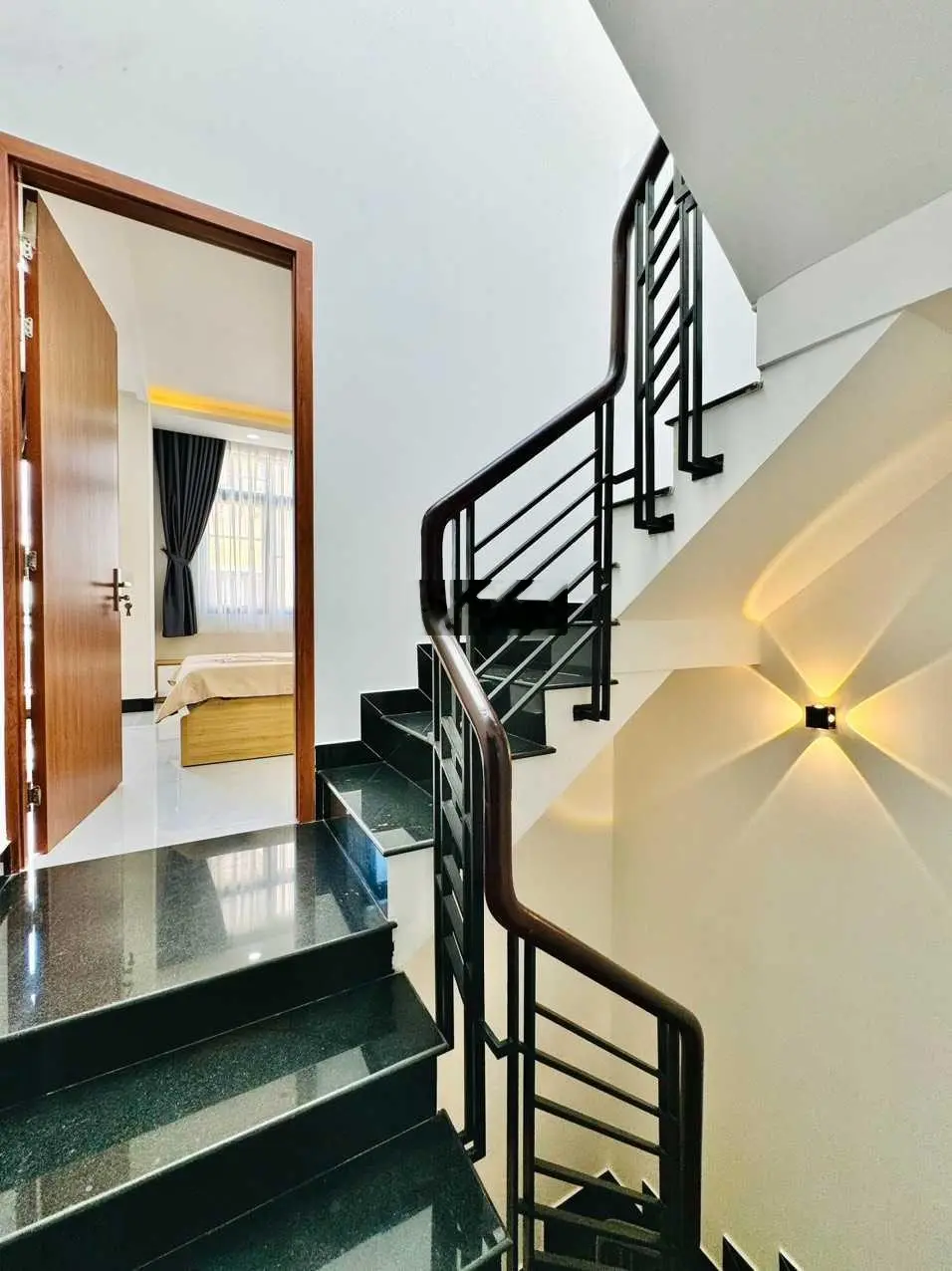 Bán nhà hẻm 8m Bùi Đình Túy, hẻm kinh doanh có vỉa hè (4,2x18m) trệt 2 lầu, giá chỉ 11,8 tỷ TL