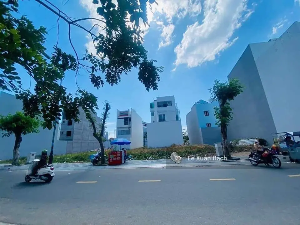 Bán đất diện tích 115m2 tại Đoàn Nguyễn Tuấn, Xã Tân Quý Tây. Xung quanh đầy đủ tiện ích