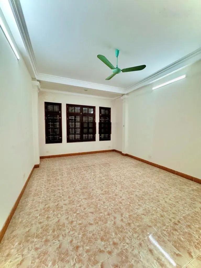 Cực phẩm phân lô oto 7 chỗ cất trong nhà, oto tránh, vỉa hè kinh doanh đỉnh. Chủ tặng GPXD 7 tầng