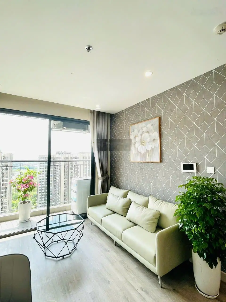 Bán căn hộ 1+1 Vinhomes ocean park, full đồ mới, giá 2,24 tỉ thu net. LH: 0879 703 ***