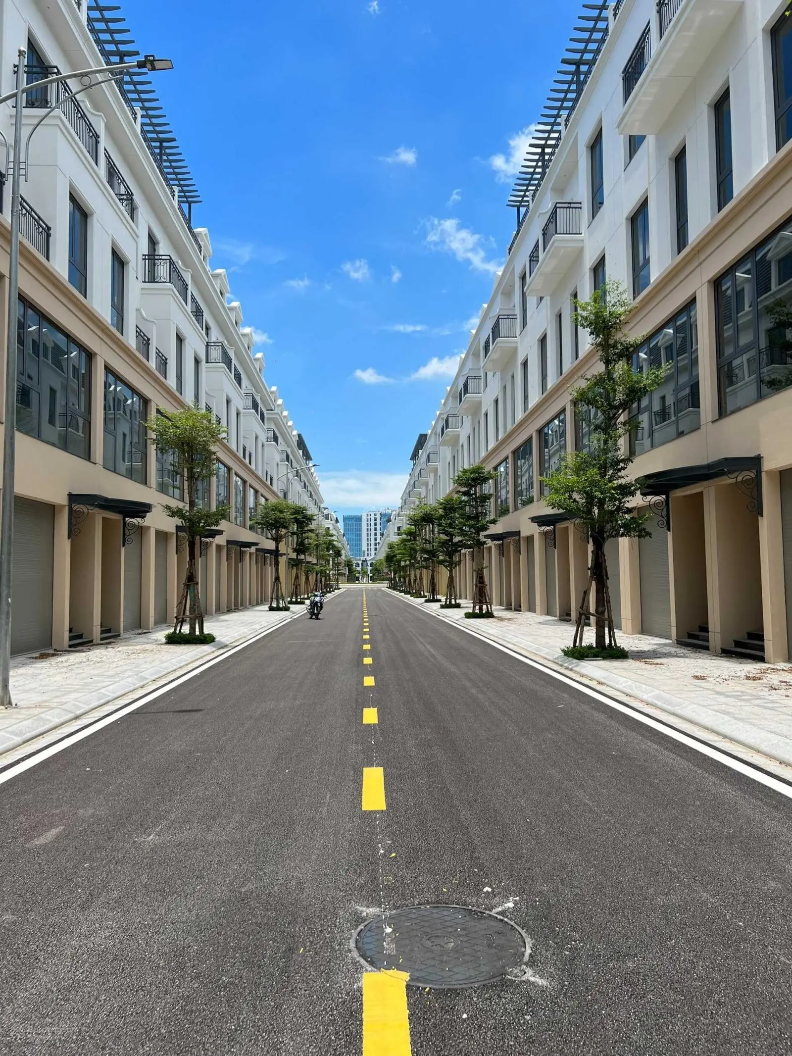 Full giá hơn 4 tỷ mua đứt LK sát cạnh UBND TP Thanh Hóa giá bằng căn chung cư. Đối diện 13 tòa Vin