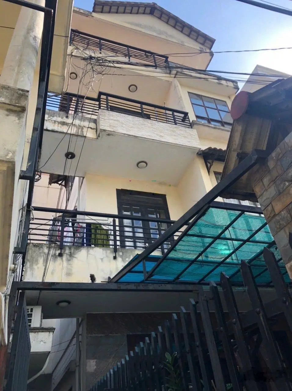 Bán nhà đường 68, 1 trệt 3 lầu, giá 8,5 tỷ. Sát Bệnh Viện Quân Y