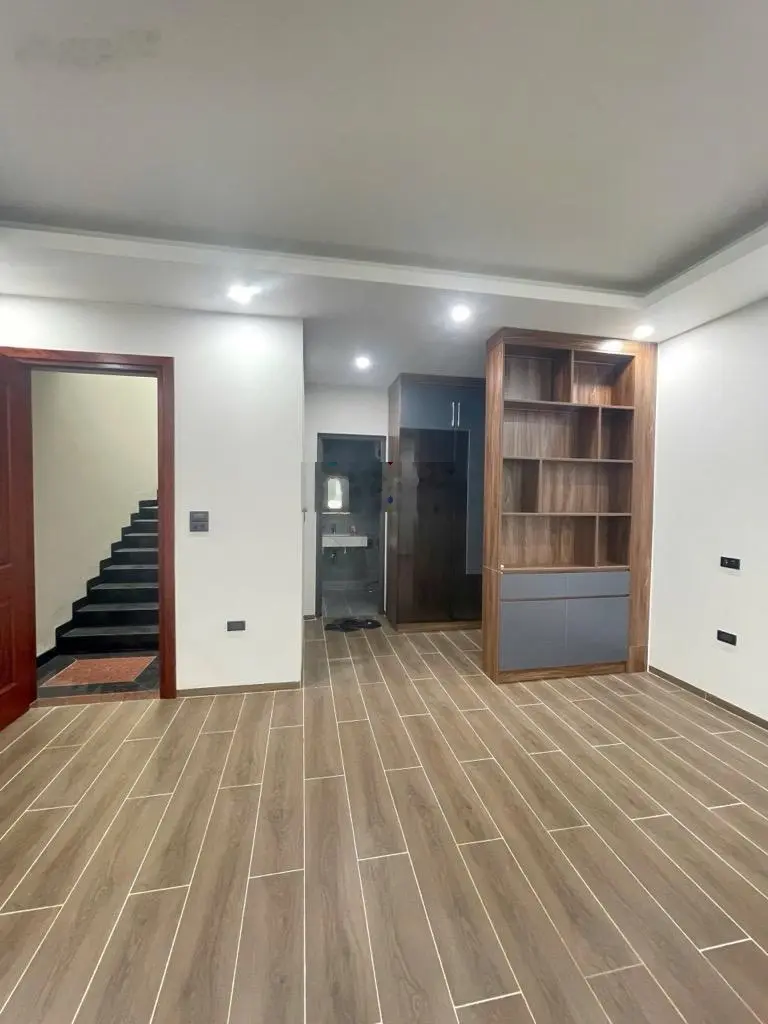 Bán Nhà Nguyễn Lương Bằng 32m 5 Tầng Ngõ Thông Gần Phố Chỉ 5.4 Tỷ