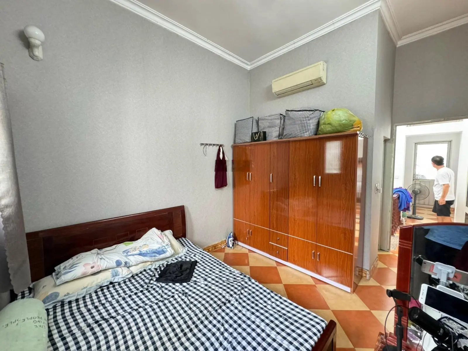 Nhà đẹp vị trí hiếm - ngõ thông ô tô - kinh doanh đỉnh - đối diện bãi xe - hoàng mai - đền lừ