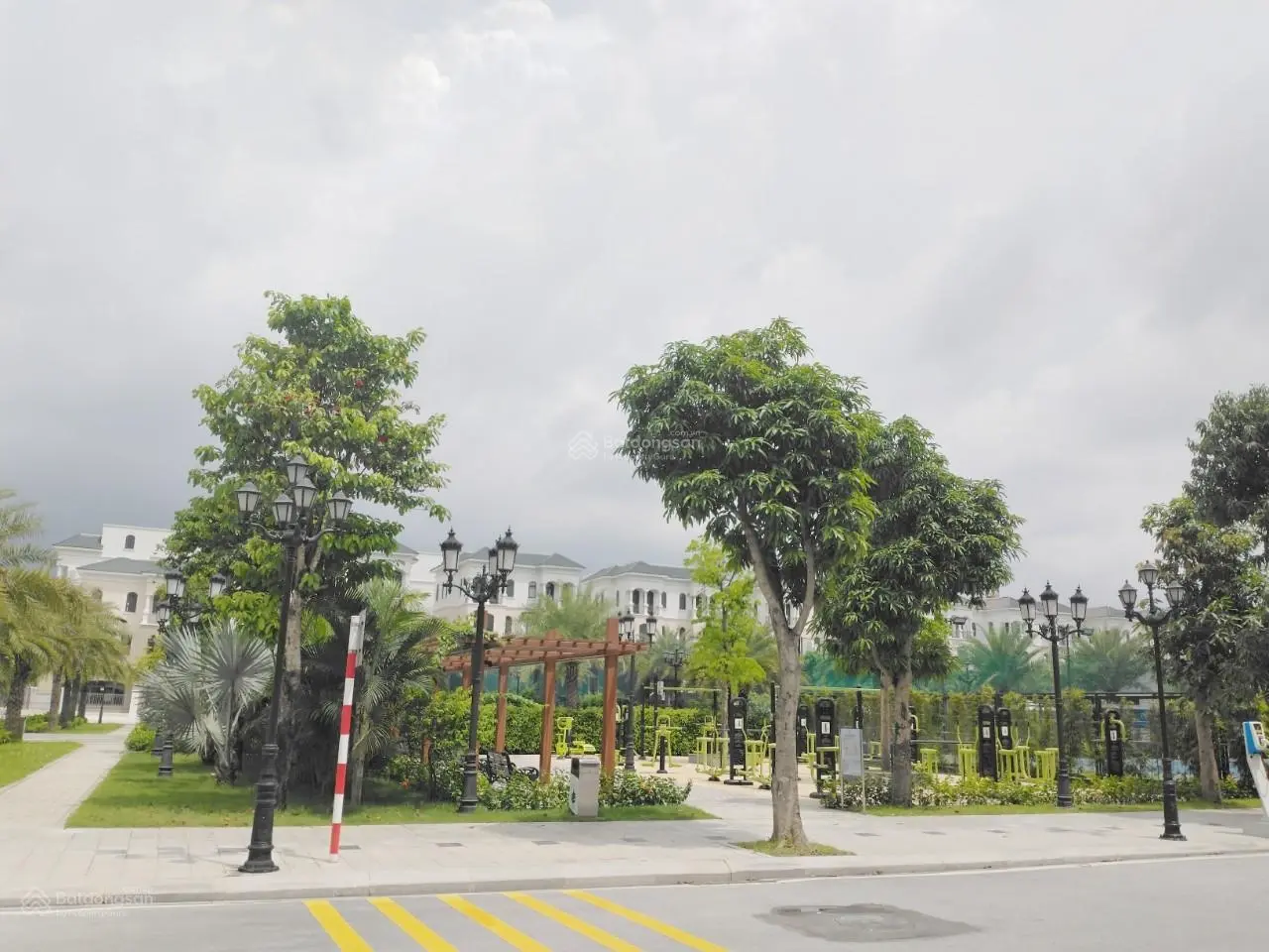 Duy nhất căn Chà Là rẻ nhất thị trường xây dựng 190,6 m2 - 4 tầng 1 tum tại Vinhomes Ocean Park 2