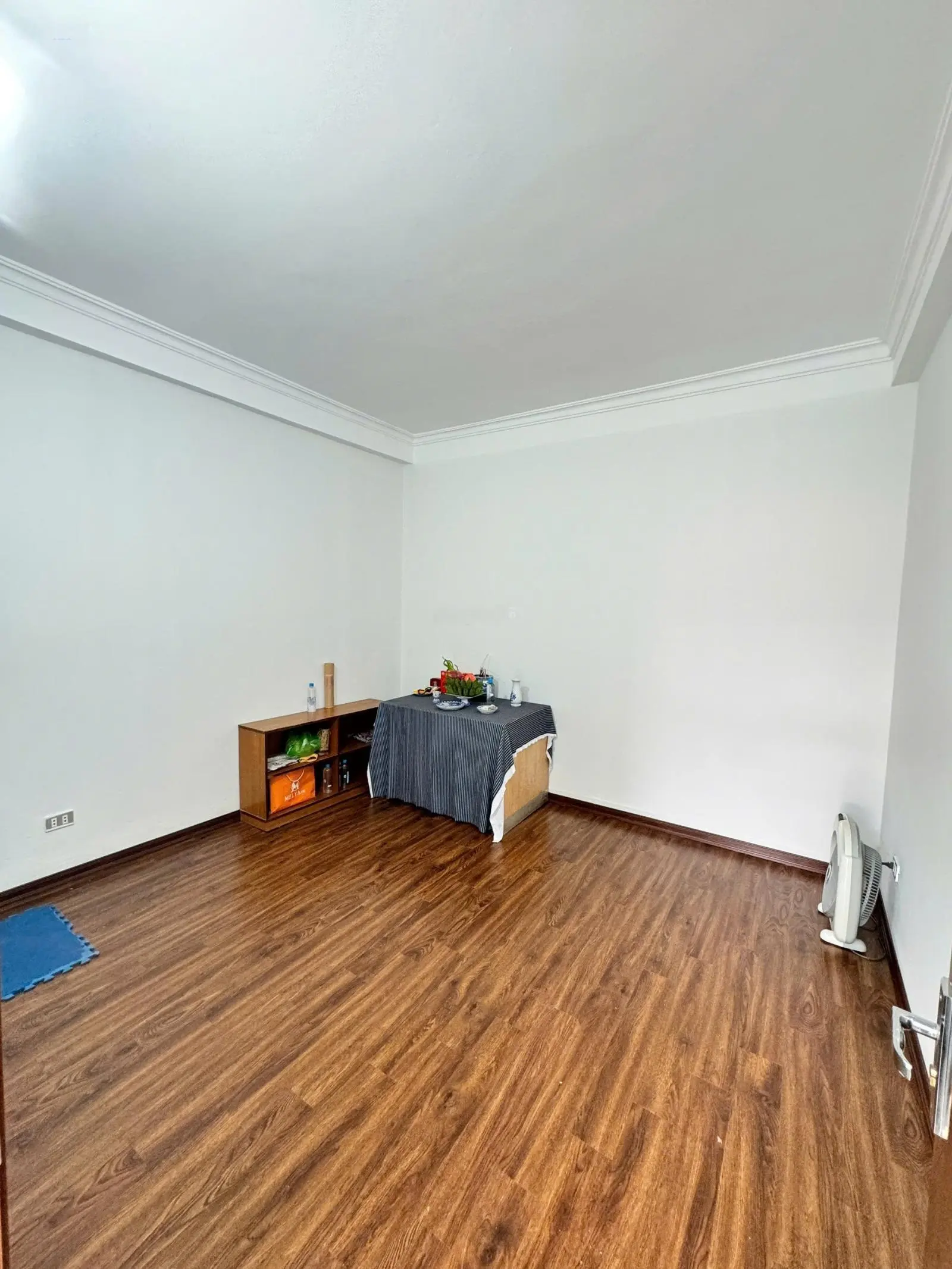 Bán nhà Ngọc Thụy 3 thoáng 40m2 xây 5 tầng dân xây đẹp tỉ mỉ với 6 phòng ngủ chỉ có 5.8 tỷ