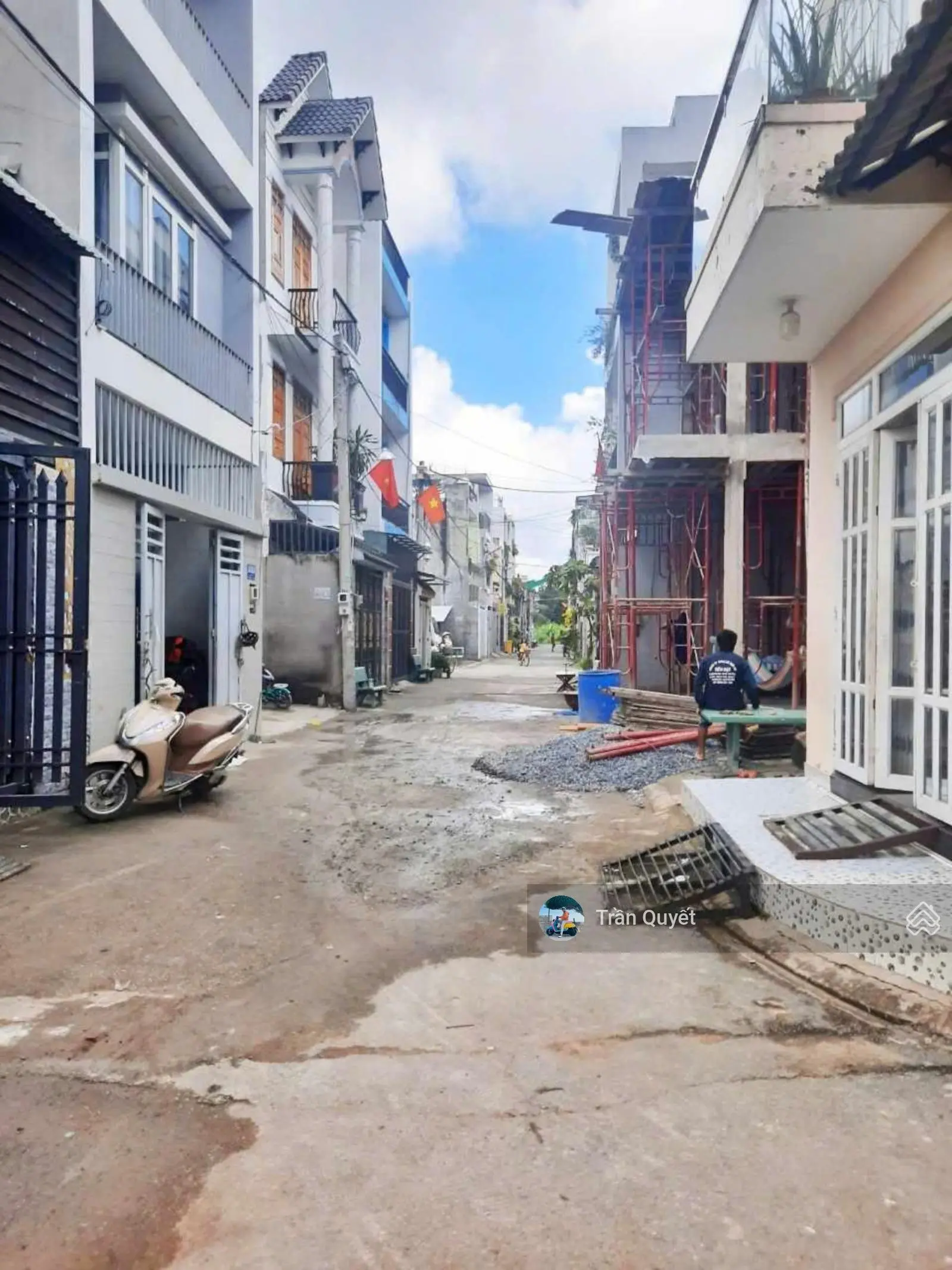 Bán Nhà 3 Tầng 4 phòng ngủ - Hẻm 185 Ngô Chí Quốc - 55m2 Hẻm 7m - Giá 4tỷ 2