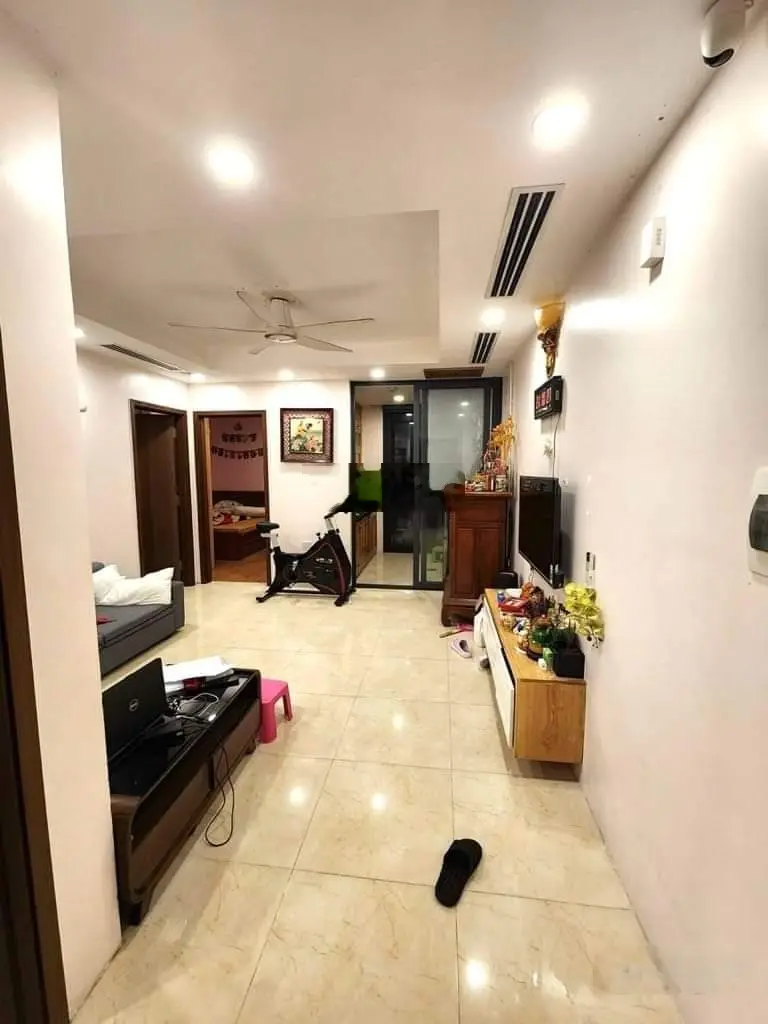 Chính chủ nhương quyền bán căn hộ 2 ngủ tầng trung, view đẹp thoáng, siêu hiếm tại thời điểm này