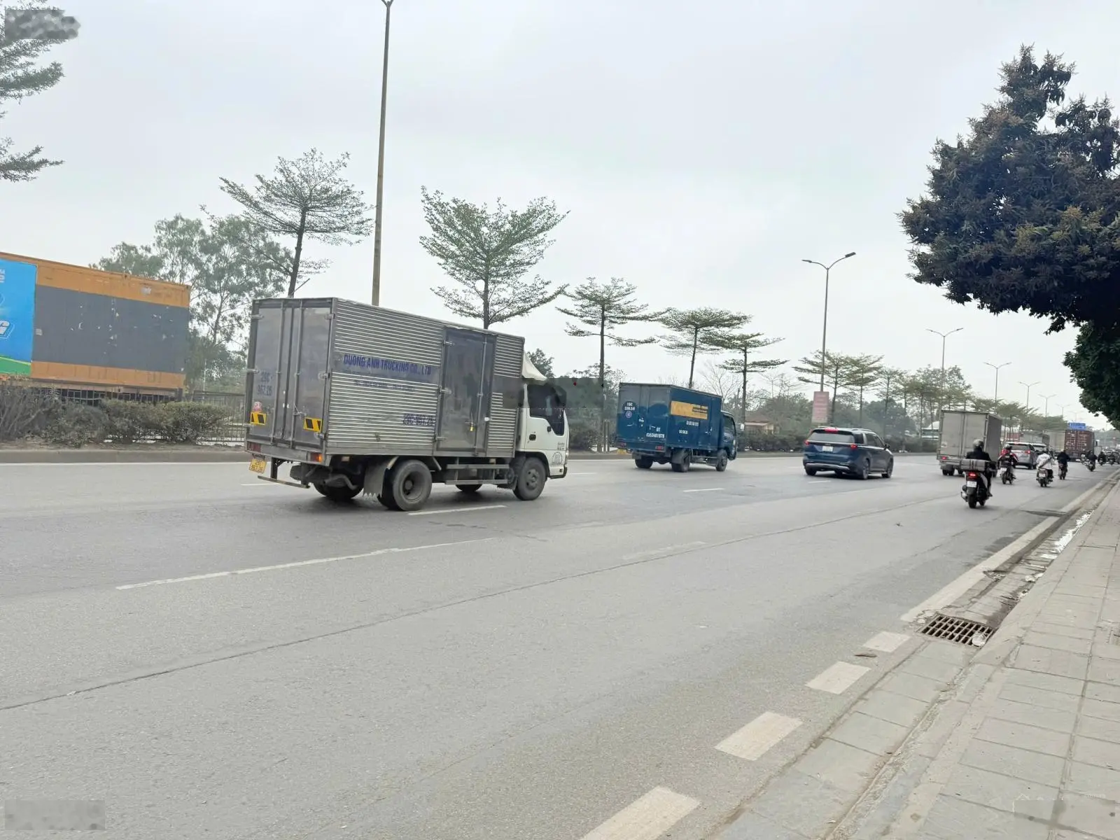 Bán nhà cổ linh long biên 6 tầng thang máy full nội thất, ô tô vào nhà gần aeon, gần cầu vĩnh tuy
