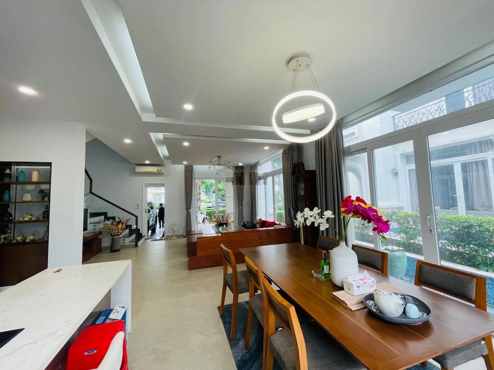 Bán biệt thự full nội thất mặt tiền 20m khu vip The Venica - Khang Điền