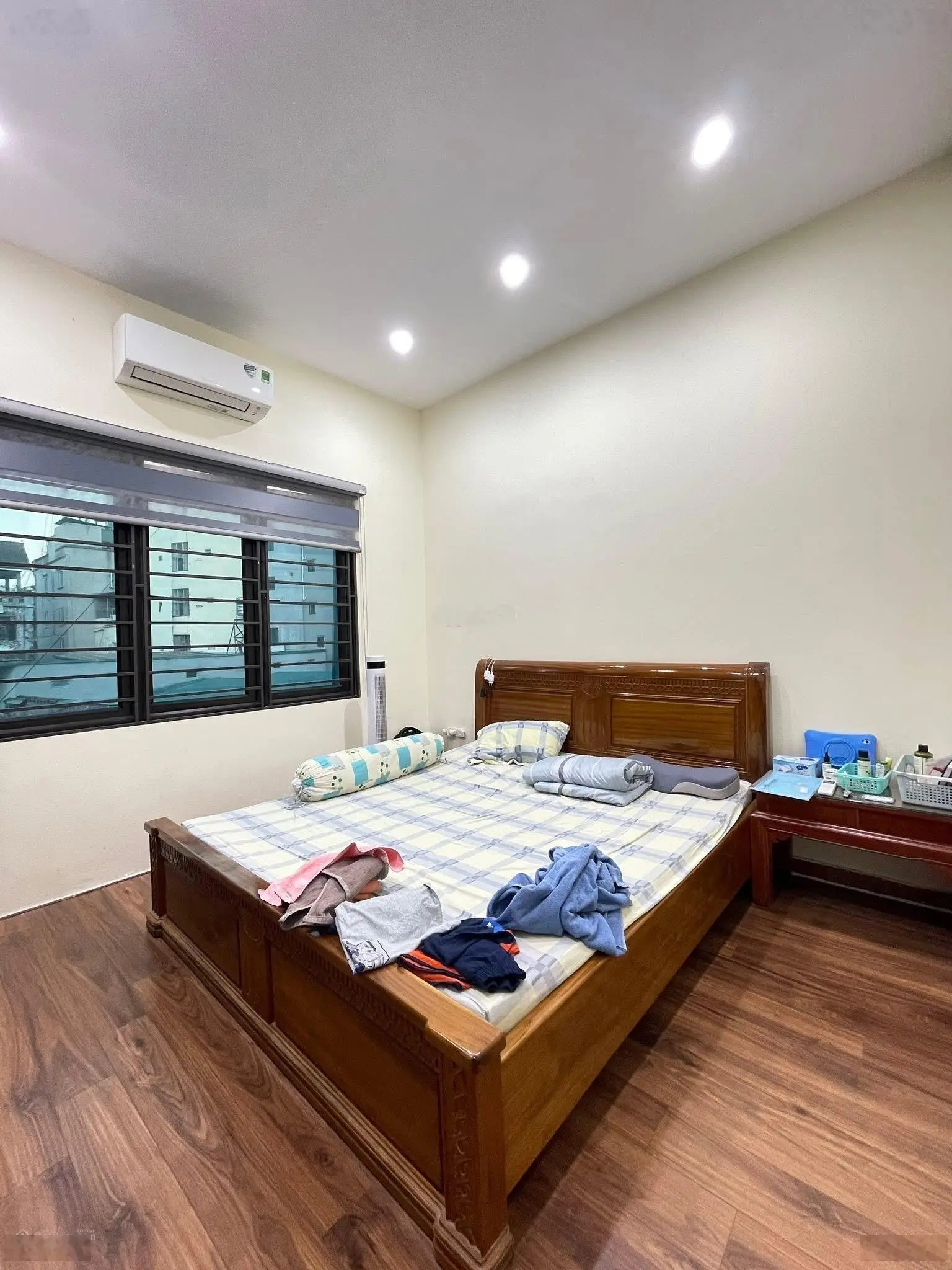 Cần bán nhanh nhà phố Cổ Nhuế - lô góc - gần phố - ngõ rộng DT= 45m2 - 3T - MT 4,1m / giá 8,2 tỷ