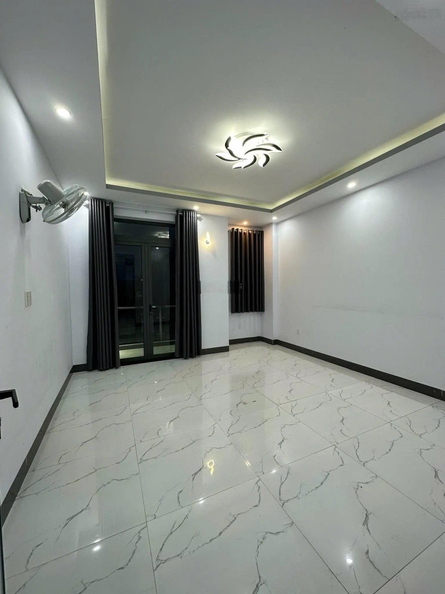 Bán gấp nhà riêng 1 lầu 1 trệt 1 tum, 2PN, 2WC, 70m2 tại KDC, Tân Bình, Dĩ An, giá cực chất 3,65 tỷ