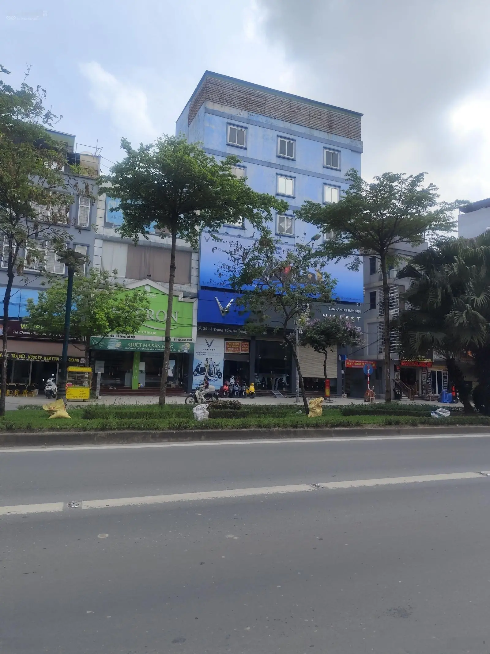 Bán Nhà Mặt Phố Lê Trọng Tấn, 2 mặt đường, 135m2, MT 5m, Vỉa Hè 10m, Giá 31.5tỷ