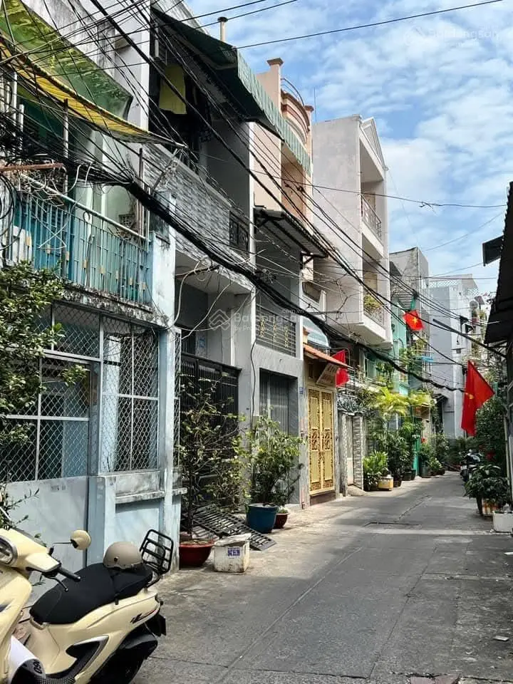 Chủ rất gấp bán, giảm chào liên tục. khách ưng là chốt hậu giang - quận 6 - 2 phút r