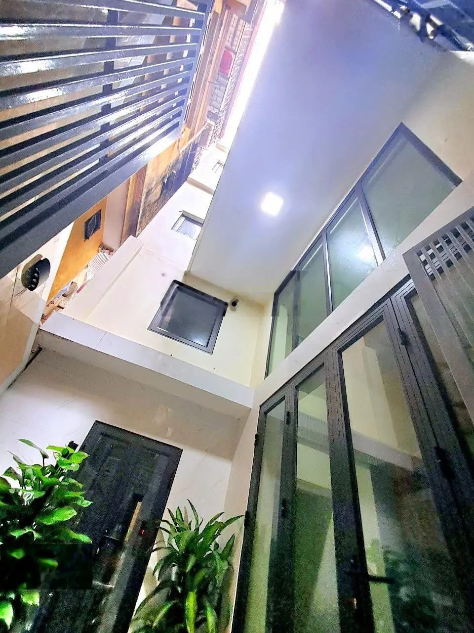 8.15 tỷ - 45m2 - 6 tầng mới - thang máy - Bạch Mai - Hồng Mai - HBT 0985826871