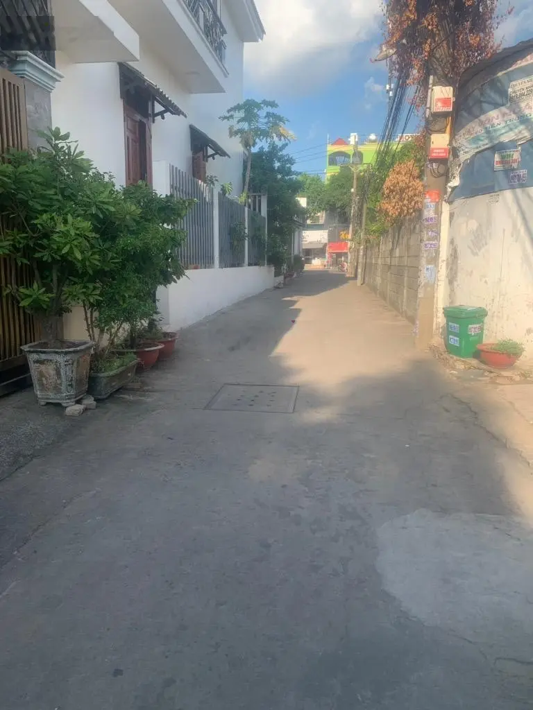 4 tỷ _ 85m2_ hxh_ 2 tầng btct _3 ngủ. trung tâm hành chính dỉ an
