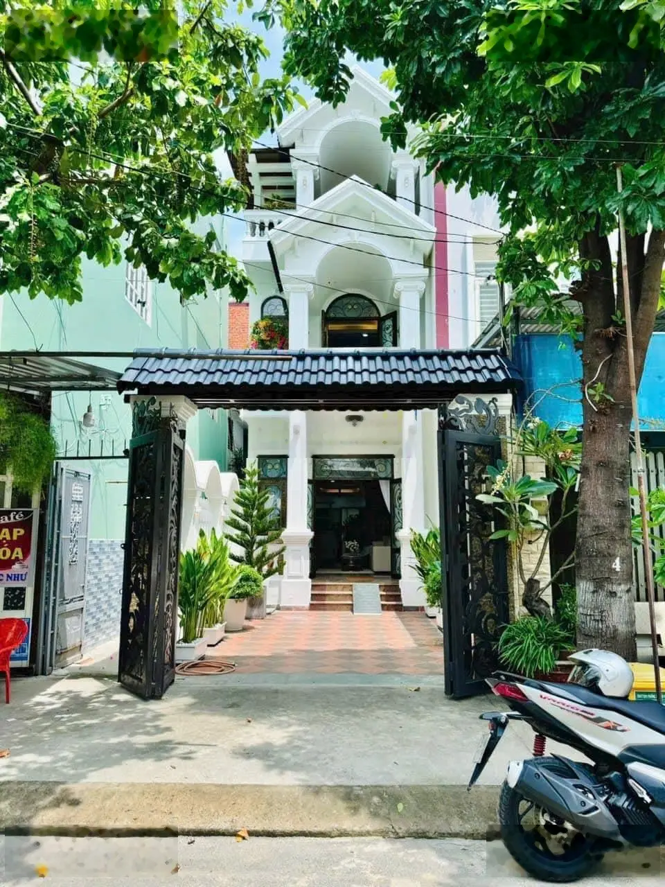 Bán gấp nhà đường số Khánh Hội. Phường 6. Quận 4. Giá 3 tỷ 990. Bớt lộc. Sổ riêng. Gọi 0904 430 ***