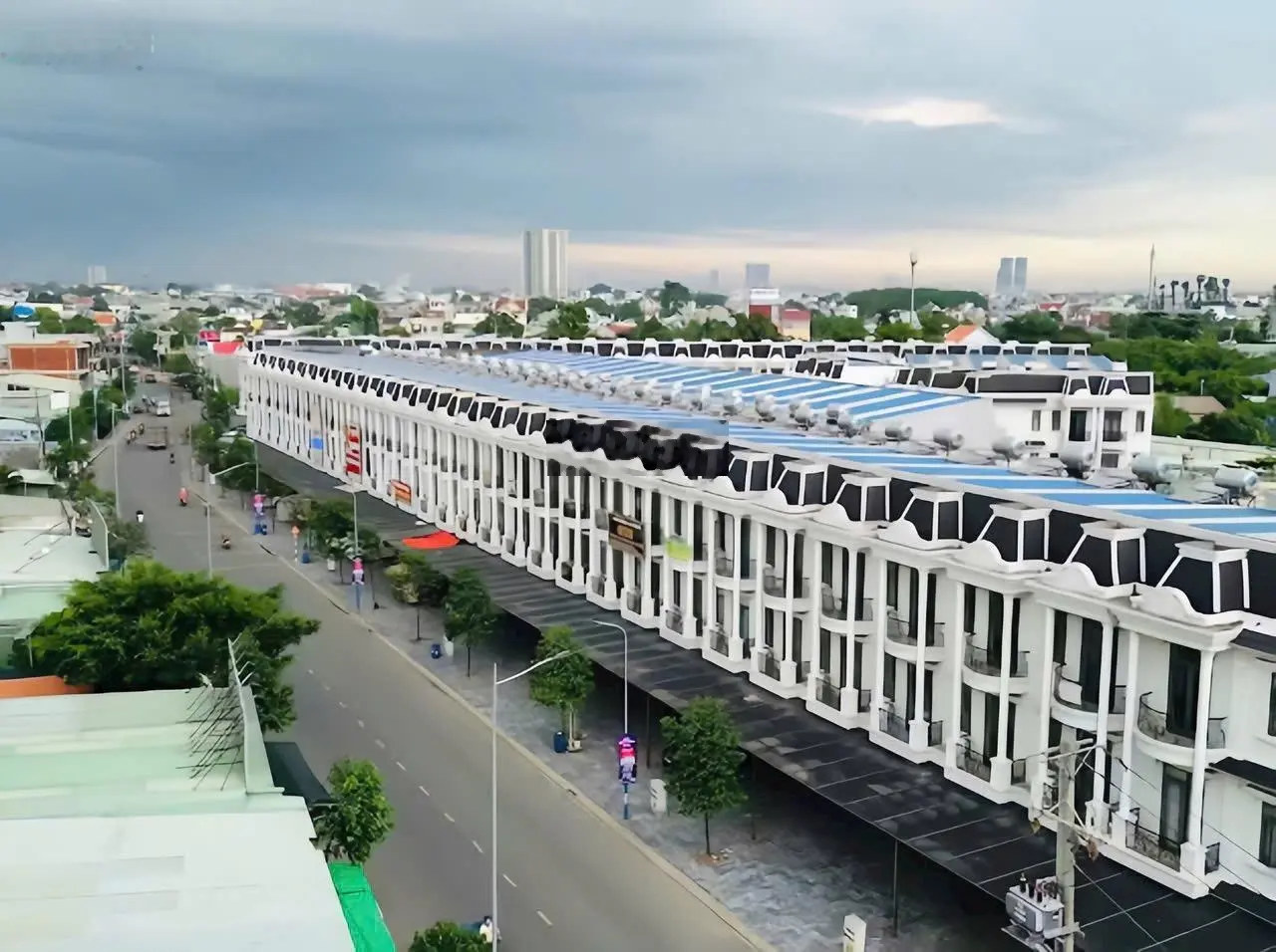Bán nhà phố Dĩ An 3 tầng, Gần KCN Sóng Thần, KCN Vsip, đầy đủ nội thất sẵn sổ