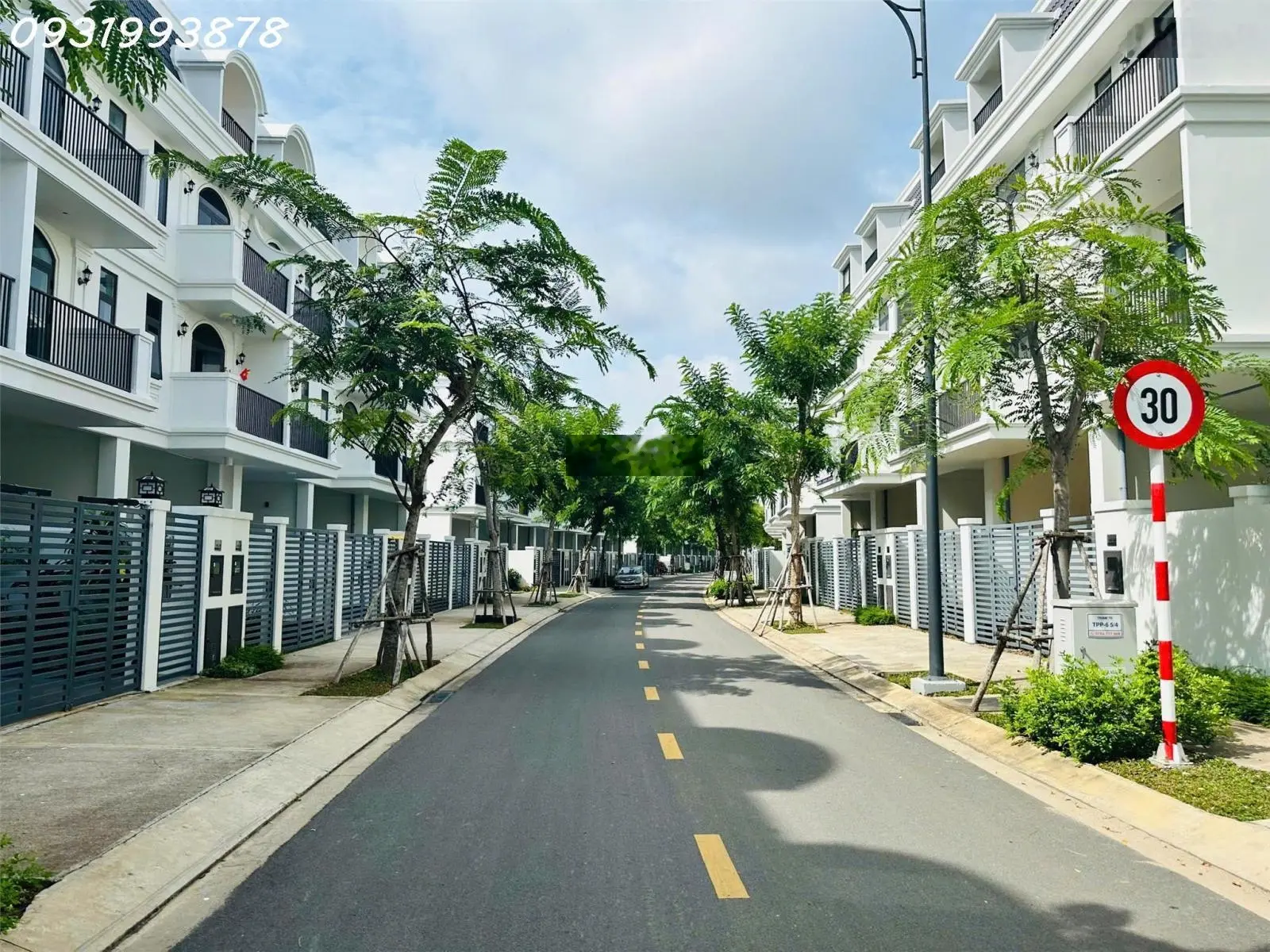 Nhà phố LK9, 87m2, xây dựng 5x13m, giá 5,5 tỷ, bao hết thuế phí