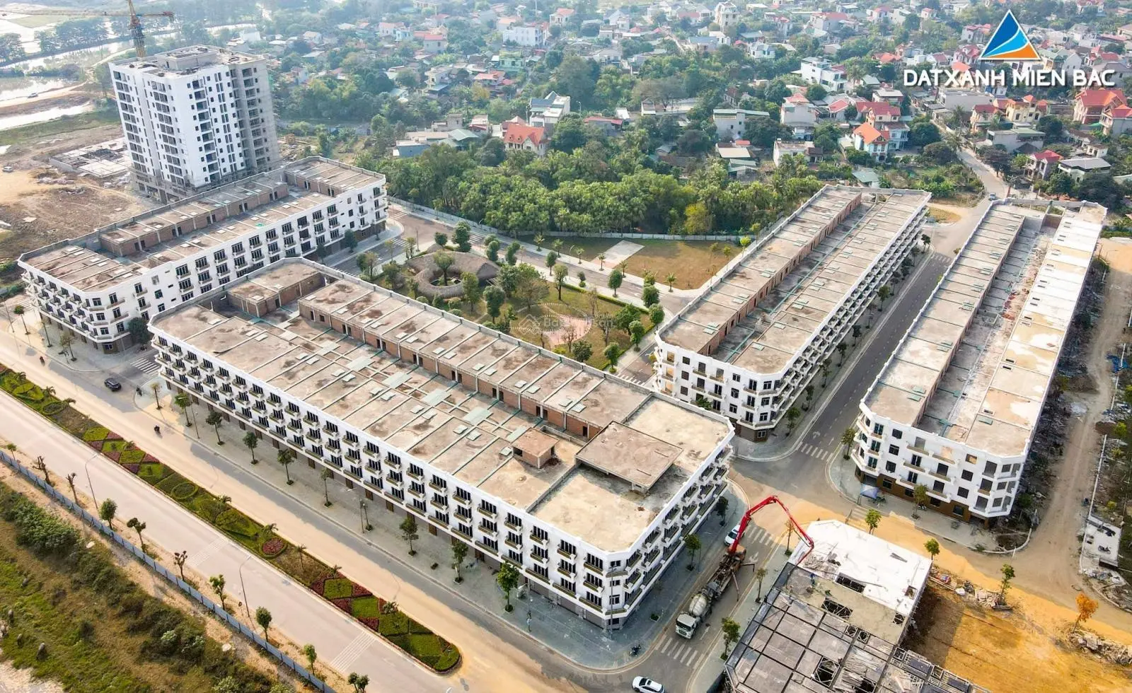 Bán cặp 2 căn nhà liền kề 4 tầng, mặt tiền rộng 10m, KĐT Xuân Hưng, Tp Thanh Hóa. Sổ đỏ lâu dài